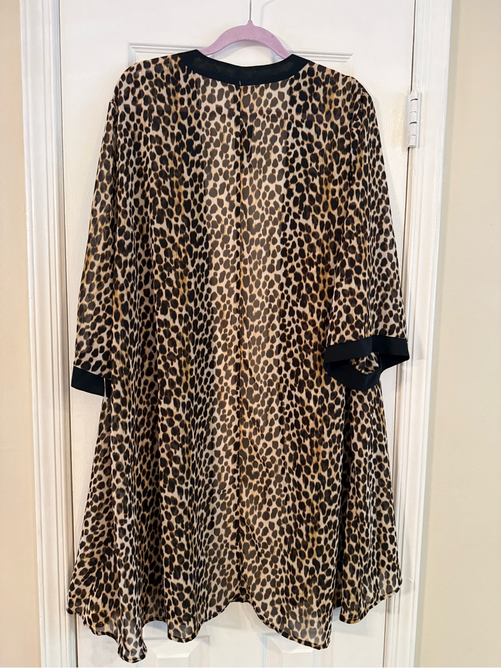 torrid Leopard Print Kimono with Black Trim - Picture 4 of 5